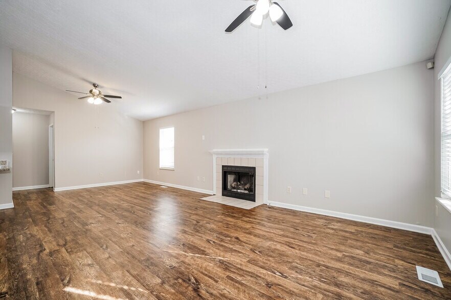 Building Photo - 3428 Oak Bend Blvd