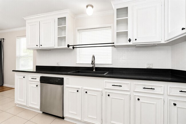 Building Photo - 9531 Weatherwood Dr