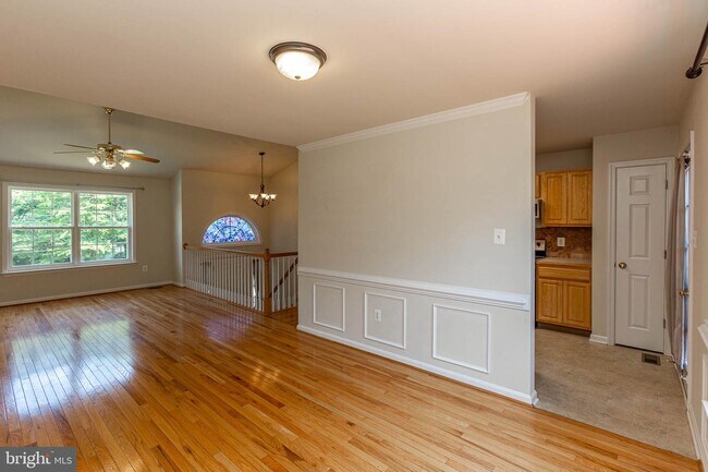 Building Photo - 34 Hidden Lake Dr