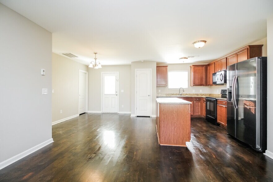 Building Photo - 3511 Pitchers Ln