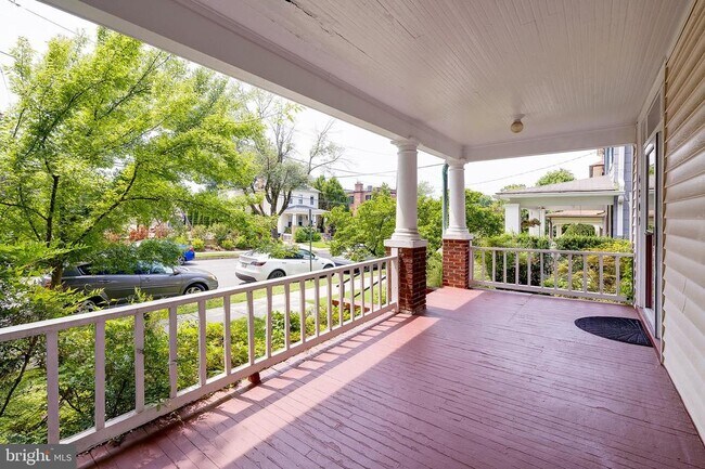 Building Photo - 4209 Ellicott St NW