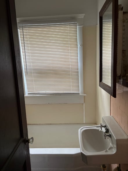 Building Photo - 309 3rd St