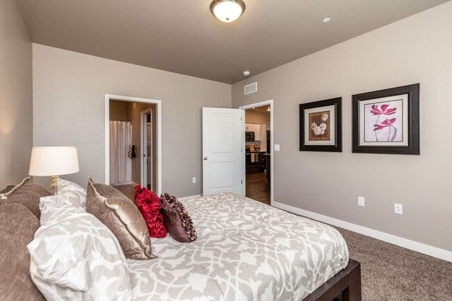 Building Photo - $1,450 | 1 Bedroom, 1 Bathroom Condo | Pet Friendly* | Available for August 1st, 2026 Move In!