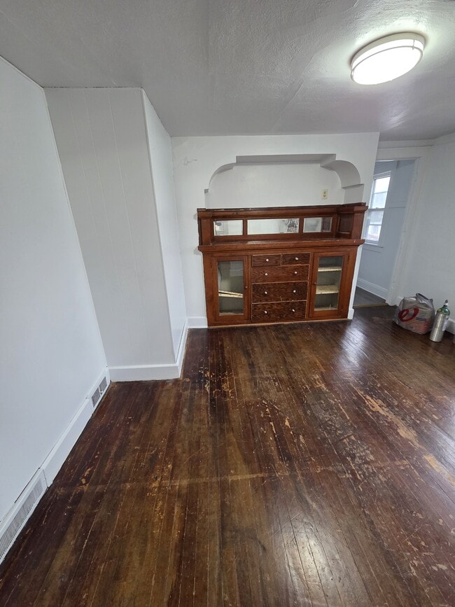 Building Photo - 5530 N 41st St