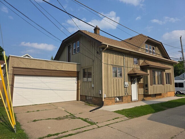 Building Photo - 3010 21st St