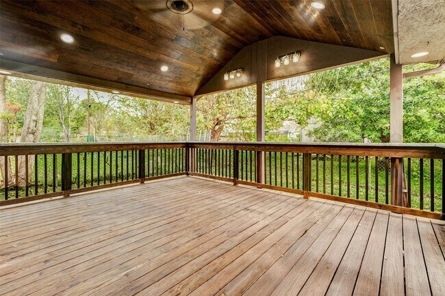 Building Photo - 7118 Karen St