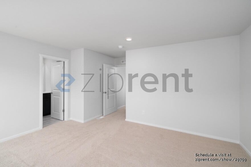 Building Photo - Unit