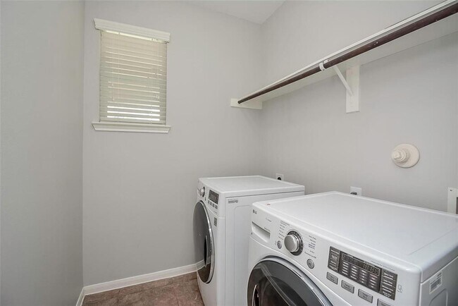 Building Photo - 14127 Grovemist Ln