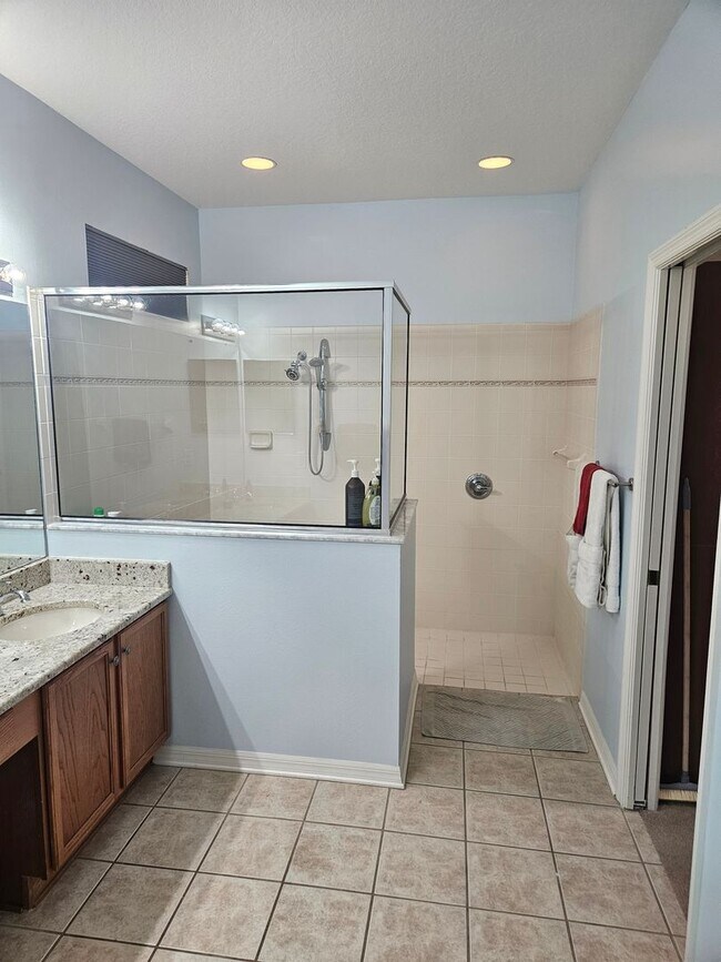 Building Photo - "Move in with a 12-month lease starting November 1st and enjoy the rest of October free!”