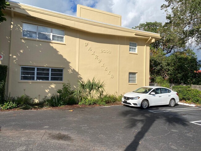 Building Photo - 2303 S Federal Hwy