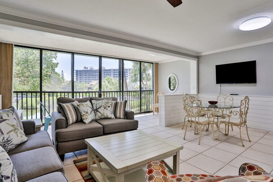 Building Photo - 1500 Midnight Cove II Pl