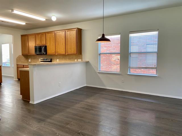 Building Photo - 3116 Kennedy Dr