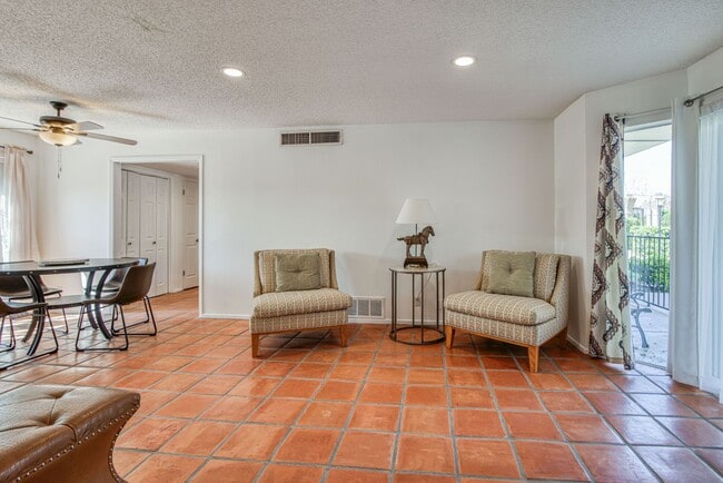 Building Photo - (Completely Furnished) Beautiful 1 bed/1 bath Apartment. With Pool  in the premises.