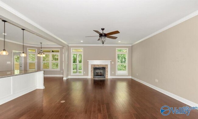 Building Photo - 138 Legacy Cove Dr SW