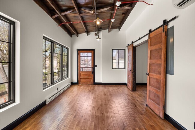 Building Photo - Thiel on 9th