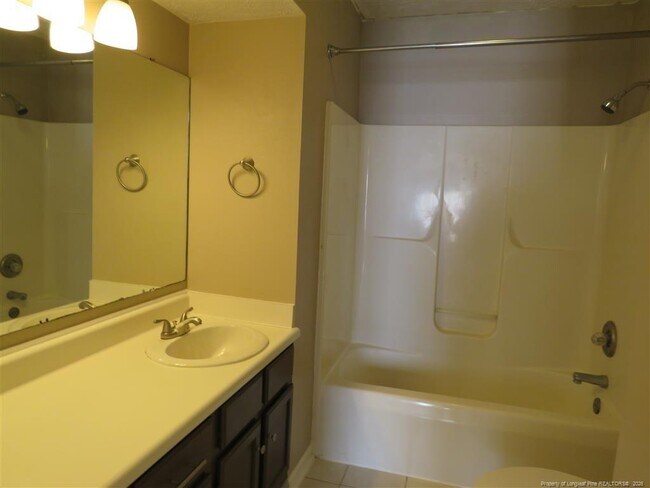 Building Photo - 5660 Bauer St