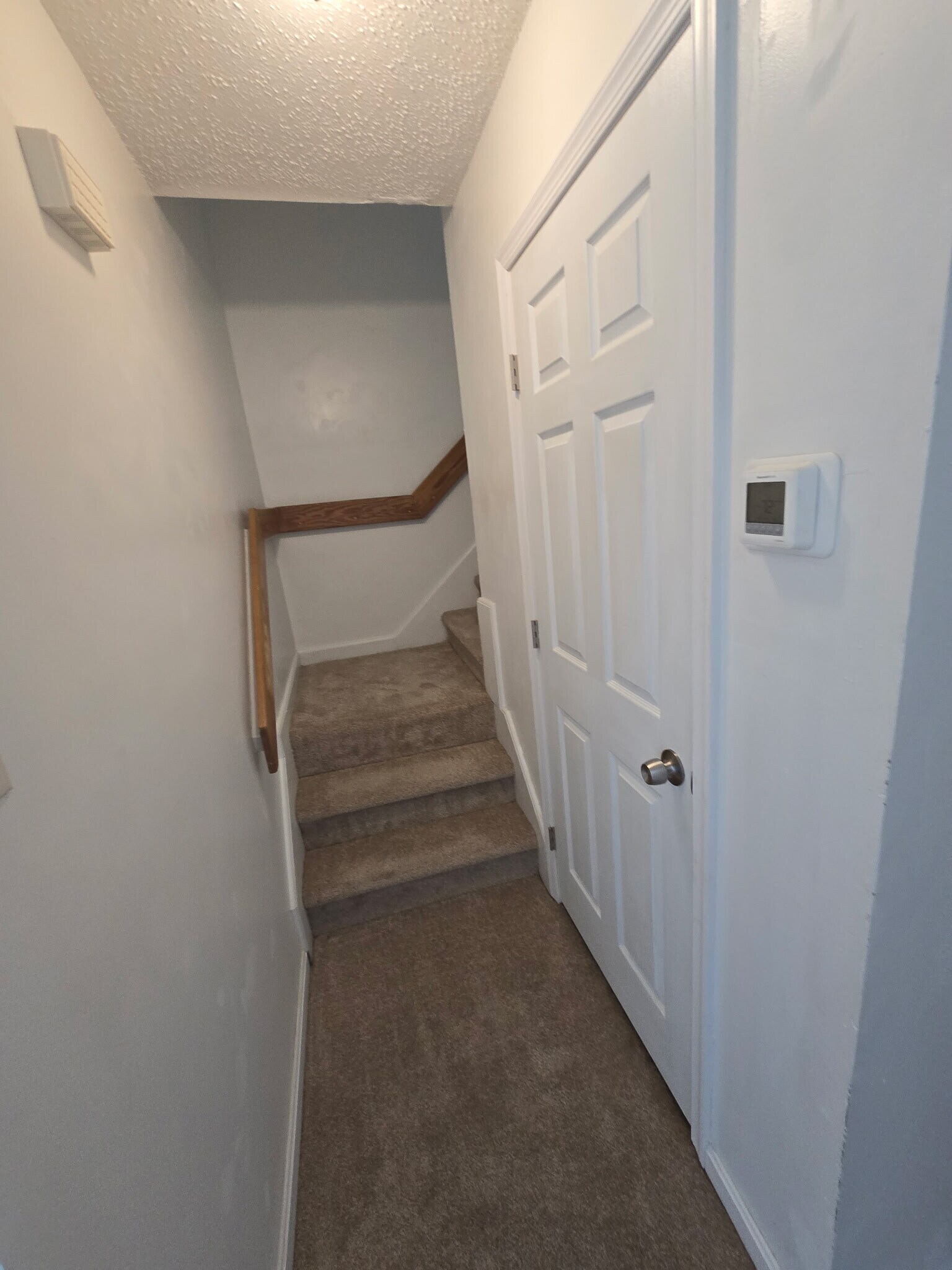 Building Photo - 2062 Elmhurst Ln