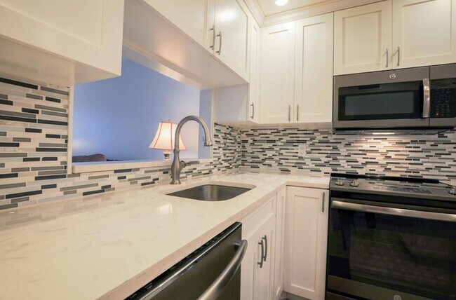 Building Photo - 777 S Federal Hwy