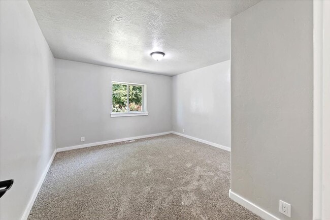 Building Photo - 297 Bard Ave
