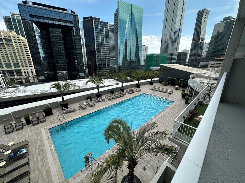 Building Photo - 1250 S Miami Ave