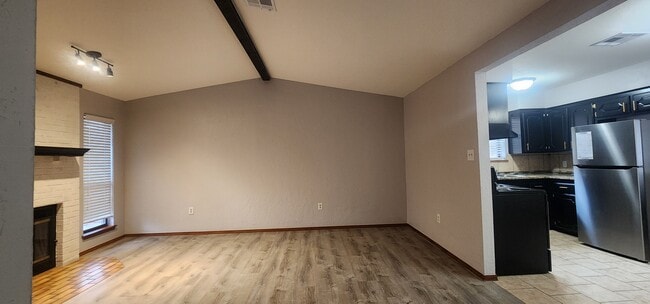 Building Photo - 907 NE Tortoise Dr