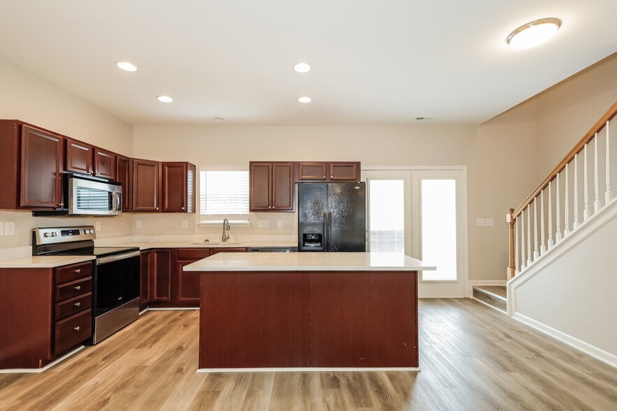 Building Photo - 14072 Singleleaf Ln