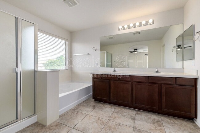 Building Photo - 2656 E Boston St