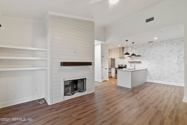 Building Photo - 230 Colima Ct