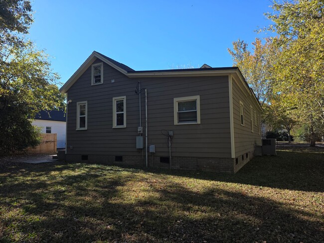 Building Photo - 412 Park Ave