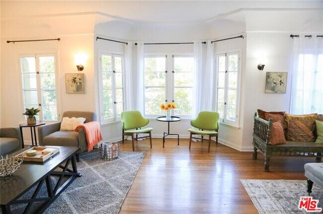 Building Photo - 601 Sweetzer Ave