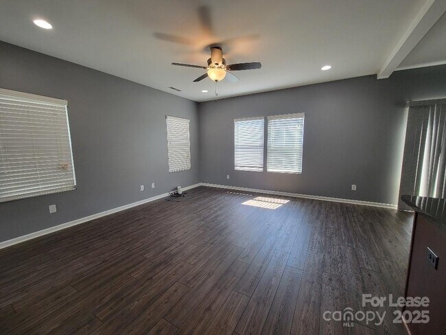 Building Photo - 1349 Haestad Ct