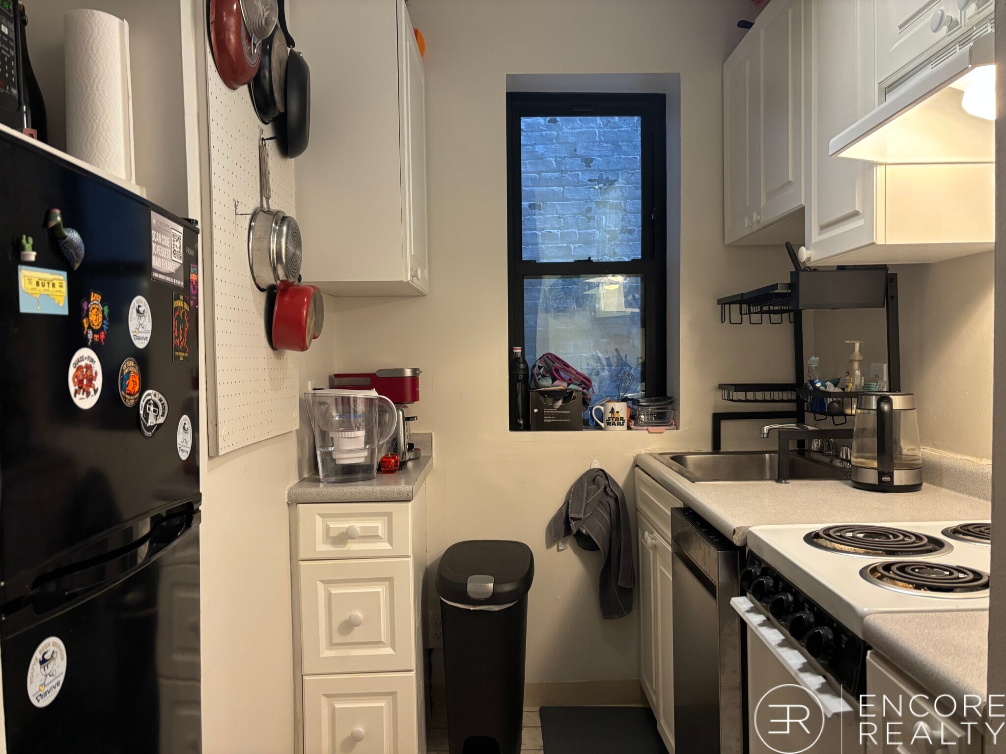 Building Photo - 16 Aberdeen St