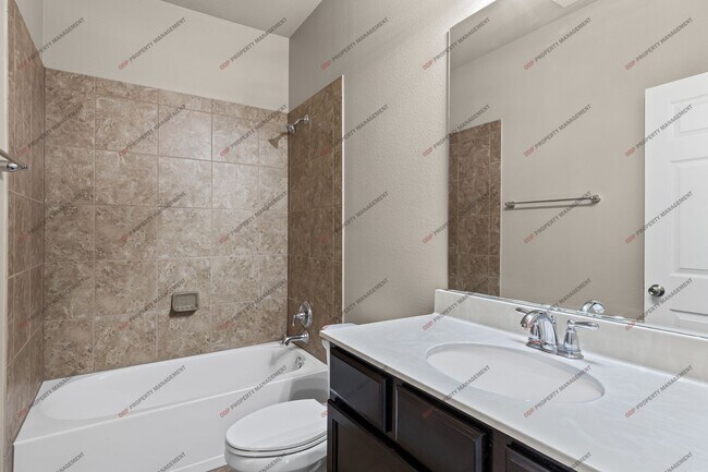 Building Photo - 8012 Bridgepointe Dr