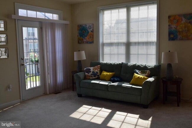 Building Photo - 1135 Carinoso Cir