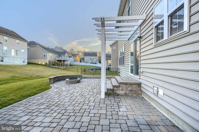 Building Photo - 601 Long Wall Dr