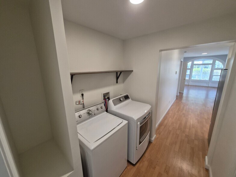 Building Photo - 142 Washington St