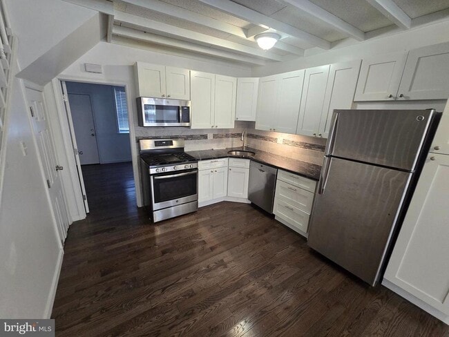 Building Photo - 712 S Randolph St