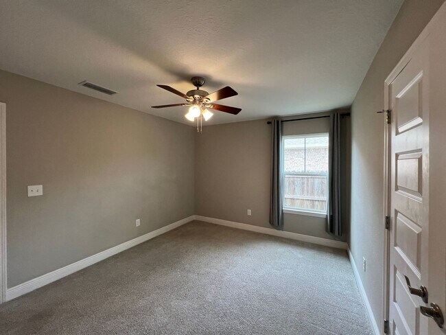 Building Photo - Executive Living