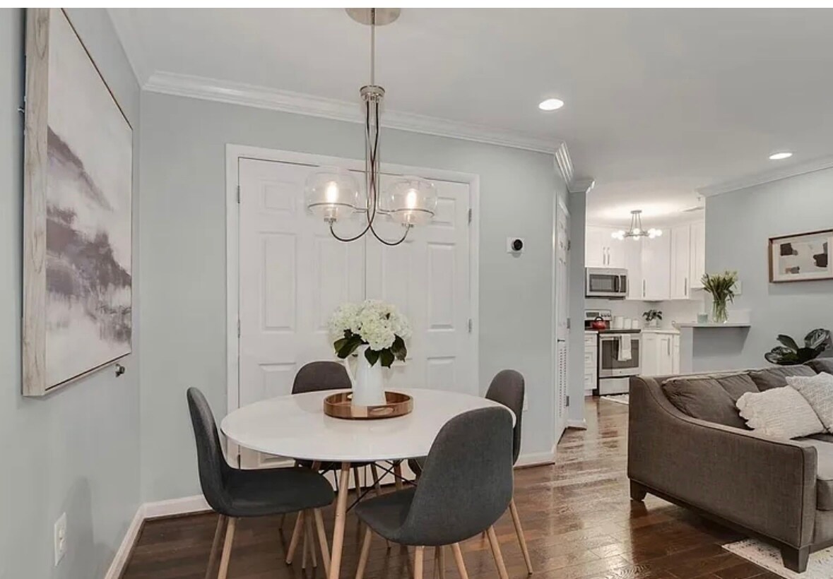 Building Photo - 1308 Clifton St NW