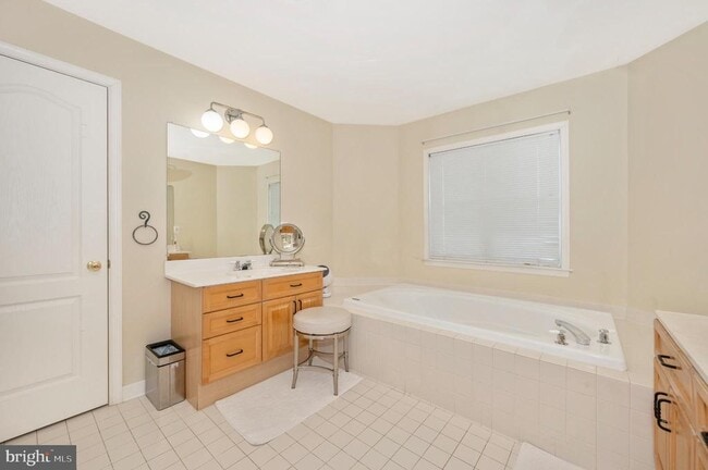 Building Photo - 2575 Bear Den Rd