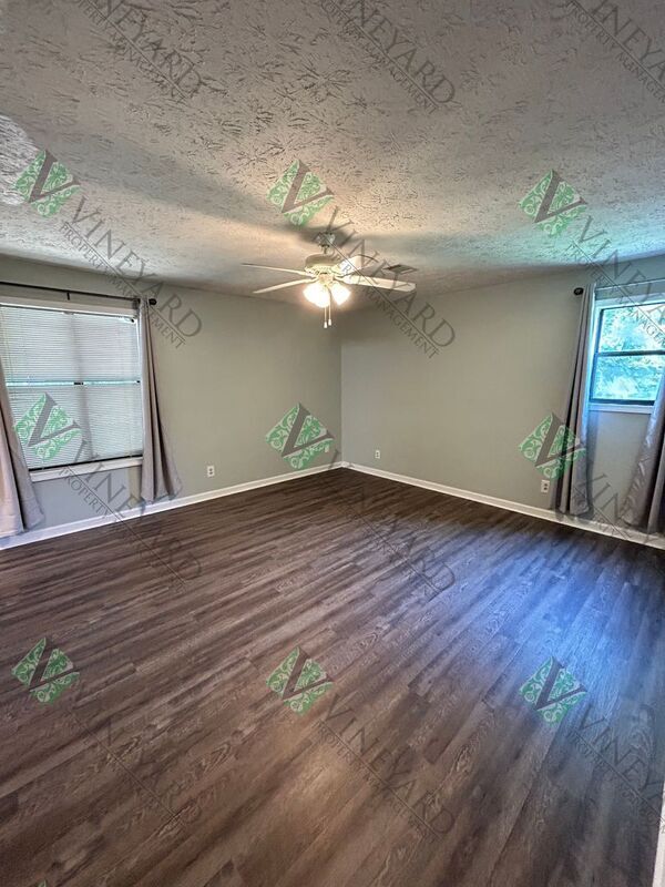 Building Photo - 351 Knollwood Lane