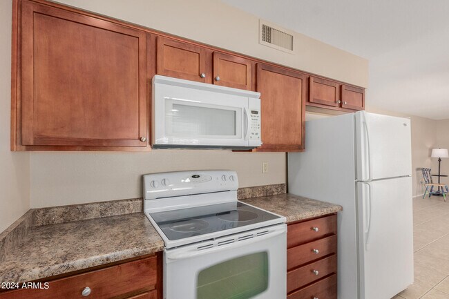 Building Photo - 10214 W Burns Dr