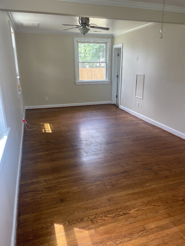 Building Photo - 3107 Scott St