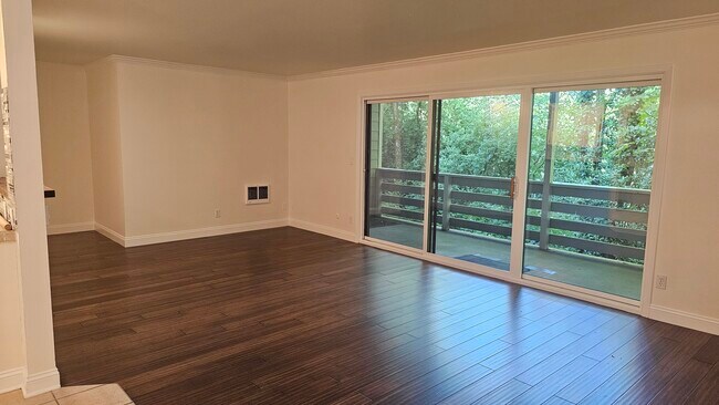 LIVING ROOM - 1500 SW Skyline Blvd