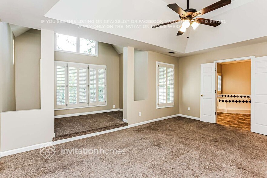 Building Photo - 2205 Thicket Ct