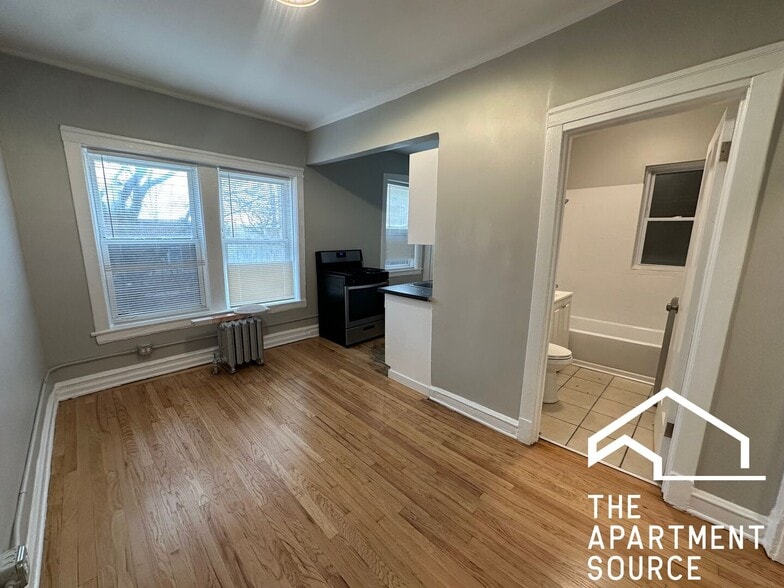 Building Photo - 4912 N Saint Louis Ave