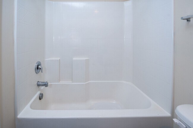 Building Photo - 3bd/2.5ba Townhouse in Northeast Columbia - COOMING SOON!!