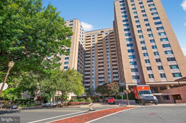 Primary Photo - 4601 N Park Ave