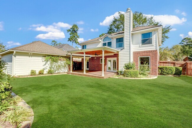 Building Photo - Stunning 4-Bedroom, 2.5-Bathroom Home with...