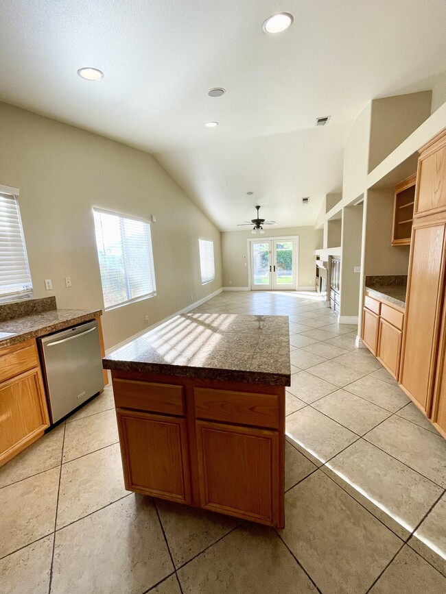 Building Photo - 79289 Paseo Del Rey